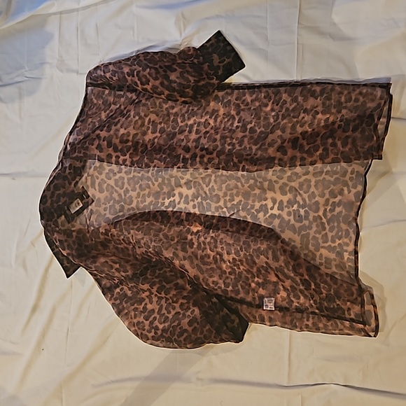 Shirt - Picture 3 of 3